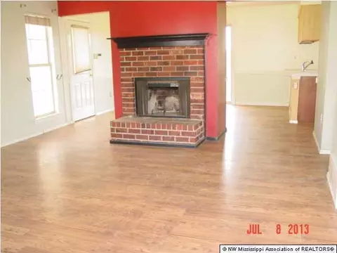 10725 Oak Leaf Dr, Olive Branch, MS 38654 photo 2