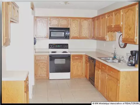 590 Northwood Hills Dr, Hernando, MS 38632 photo 5