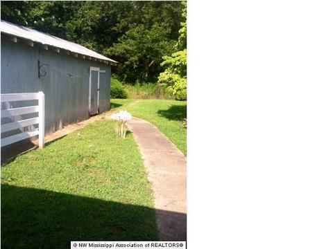 600 Sycamore St, Como, MS 38619 photo 5