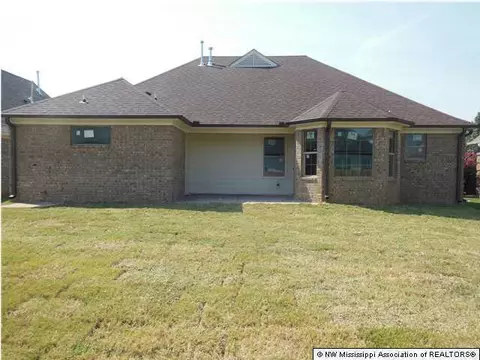 7385 Ashlyn Dr, Olive Branch, MS 38654 photo 2