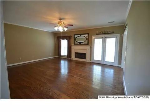 3703 E Pointe Dr, Southaven, MS 38672 photo 5