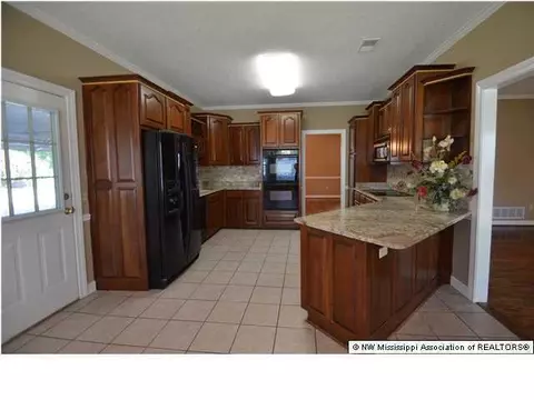 3703 E Pointe Dr, Southaven, MS 38672 photo 7