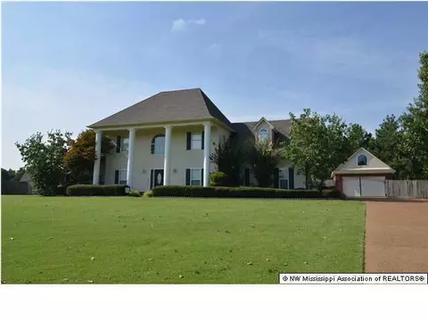 3703 E Pointe Dr, Southaven, MS 38672 photo 2