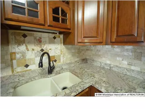 3703 E Pointe Dr, Southaven, MS 38672 photo 8