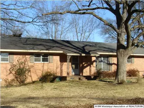 9570 Stuart St, Olive Branch, MS 38654 photo 2