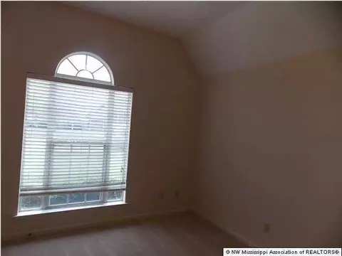 8927 Travis Dr, Olive Branch, MS 38654 photo 9