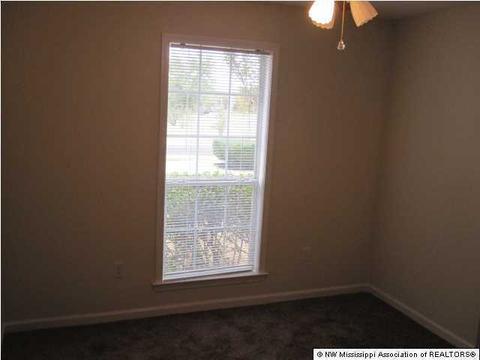 8982 Travis Dr, Olive Branch, MS 38654 photo 2