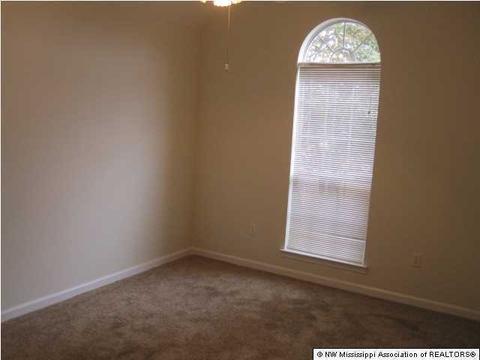 8982 Travis Dr, Olive Branch, MS 38654 photo 3
