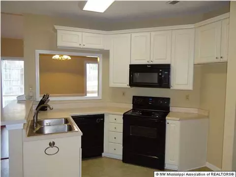 8252 Waverly Cv, Olive Branch, MS 38654 photo 4
