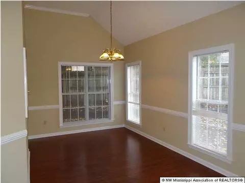 8252 Waverly Cv, Olive Branch, MS 38654 photo 3