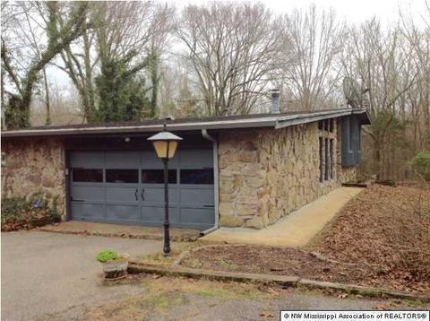 1404 Horn Lake Rd, Nesbit, MS 38651 photo 2