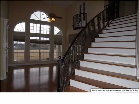 8677 Cameron St, Olive Branch, MS 38654 photo 2