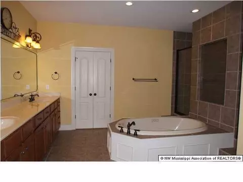8677 Cameron St, Olive Branch, MS 38654 photo 16