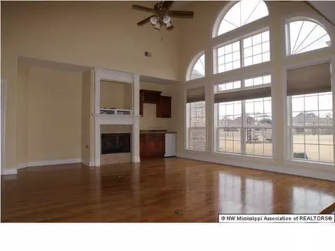 8677 Cameron St, Olive Branch, MS 38654 photo 3