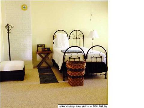 105 Robinson, Como, MS 38619 photo 27
