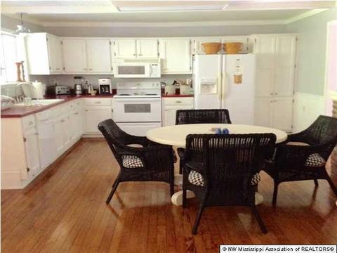 105 Robinson, Como, MS 38619 photo 23