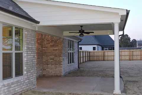 5476 E Pointe Dr, Southaven, MS 38672 photo 3