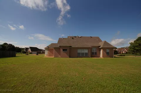 3708 E Pointe Dr, Southaven, MS 38672 photo 6