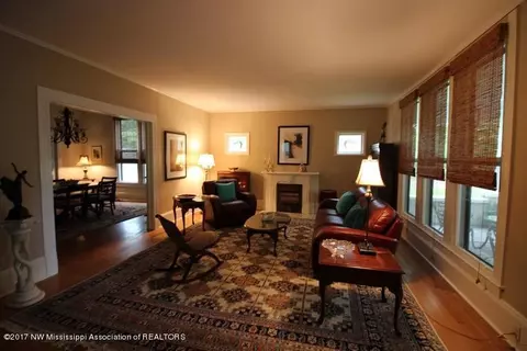 305 East St, Como, MS 38619 photo 5