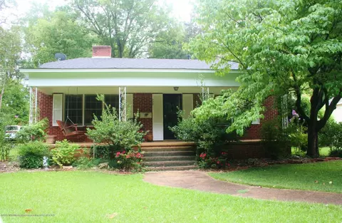 207 E Gilmore, Senatobia, MS 38668 photo 1