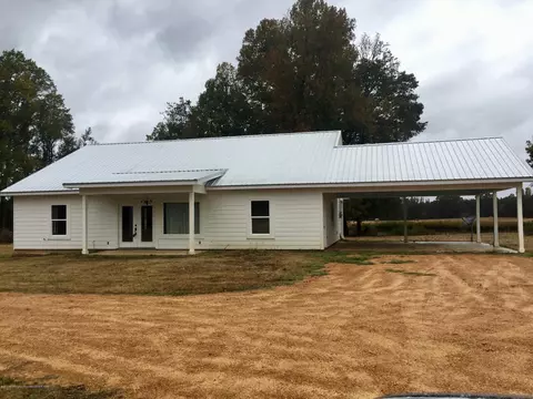 697 Mcclyde, Como, MS 38619 photo 1