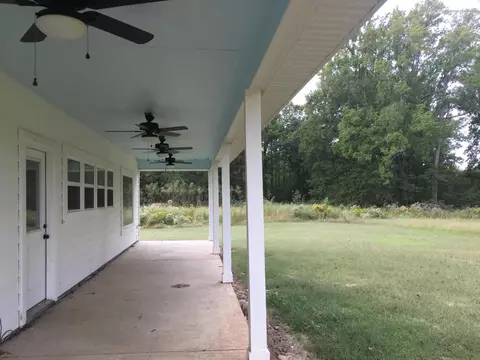 697 Mcclyde, Como, MS 38619 photo 20