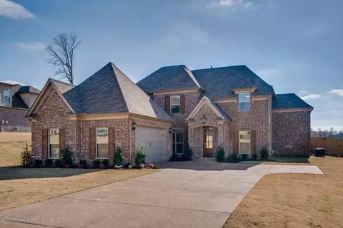 4833 Bakersfield Dr, Nesbit, MS 38651 photo 2