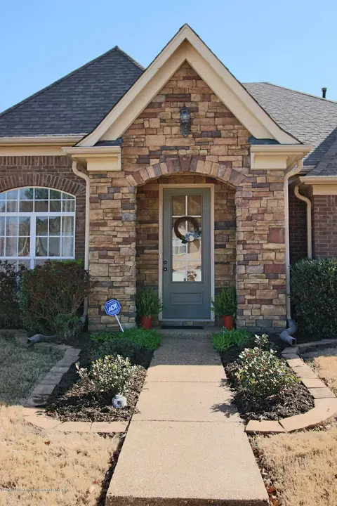 5784 E Bedford Loop, Southaven, MS 38672 photo 2