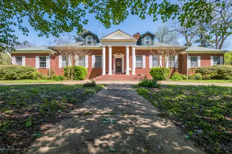 404 Sycamore St, Como, MS 38619 photo 1