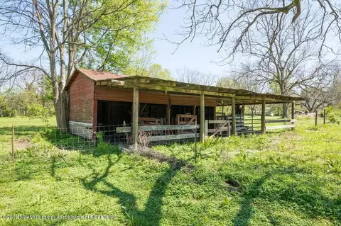 404 Sycamore St, Como, MS 38619 photo 39
