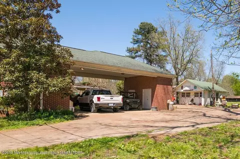 404 Sycamore St, Como, MS 38619 photo 32