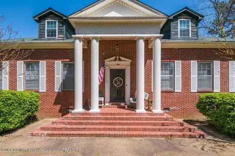 404 Sycamore St, Como, MS 38619 photo 2