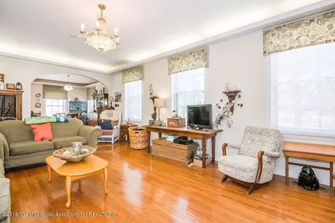 404 Sycamore St, Como, MS 38619 photo 5