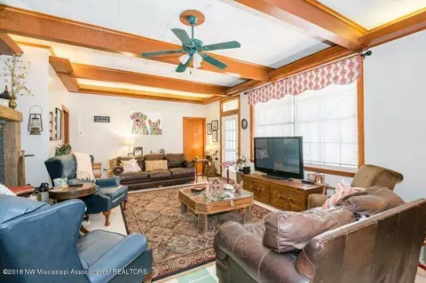 404 Sycamore St, Como, MS 38619 photo 17