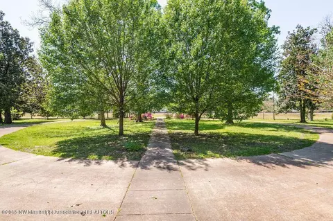 404 Sycamore St, Como, MS 38619 photo 29