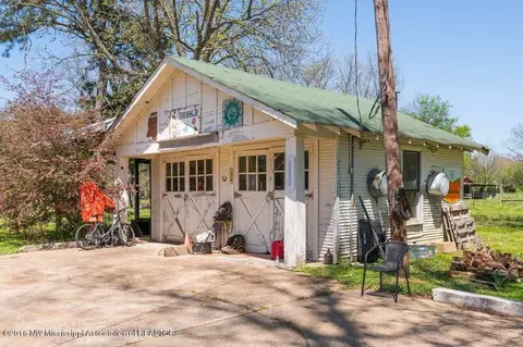 404 Sycamore St, Como, MS 38619 photo 34