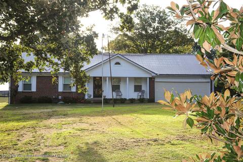 2668 Hunter Rd, Nesbit, MS 38651 photo 1
