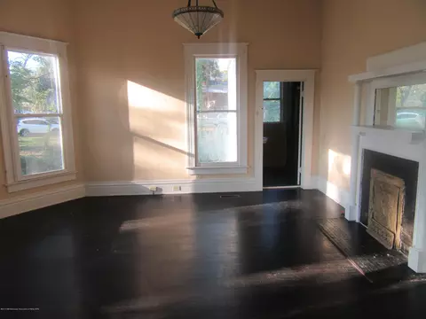 302 Sycamore St, Como, MS 38619 photo 2