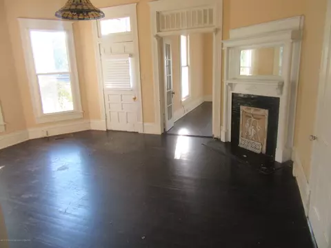 302 Sycamore St, Como, MS 38619 photo 5