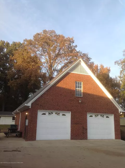 3760 Plum Point Dr E, Olive Branch, MS 38654 photo 7