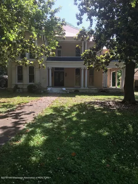 304 N Sycamore St, Como, MS 38619 photo 1