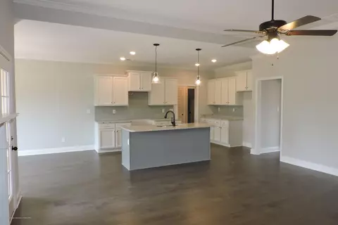 5020 E Point Cv, Olive Branch, MS 38654 photo 6