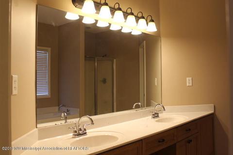 1242 S Heritage Dr, Hernando, MS 38632 photo 14