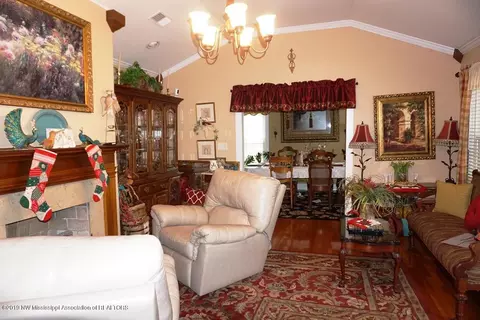 302 Wesson St, Como, MS 38619 photo 7