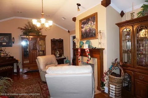302 Wesson St, Como, MS 38619 photo 8