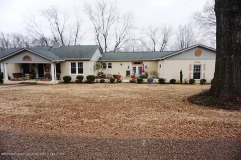 302 Wesson St, Como, MS 38619 photo 3