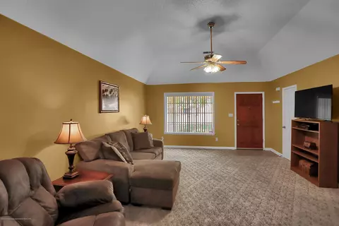 10093 Fox Chase, Olive Branch, MS 38654 photo 6