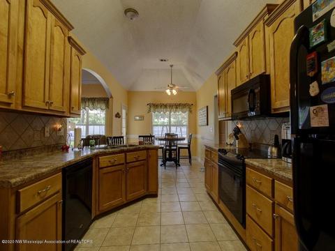 12871 Myrtle Bend Loop, Olive Branch, MS 38654 photo 18