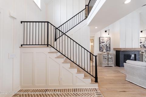 Entry Way - 3075 Tina Renee Ln, Nesbit, MS 38651 photo 3 of 4