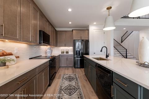 Kitchen - 3075 Tina Renee Ln, Nesbit, MS 38651 photo 1 of 3